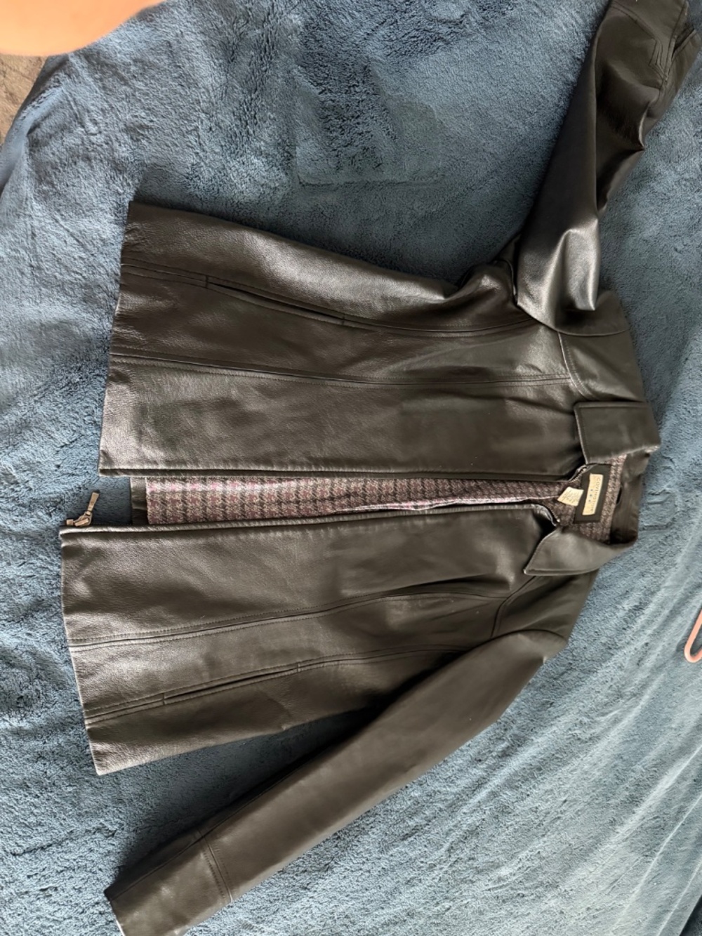 Leather jacket - Picture 6 of 7